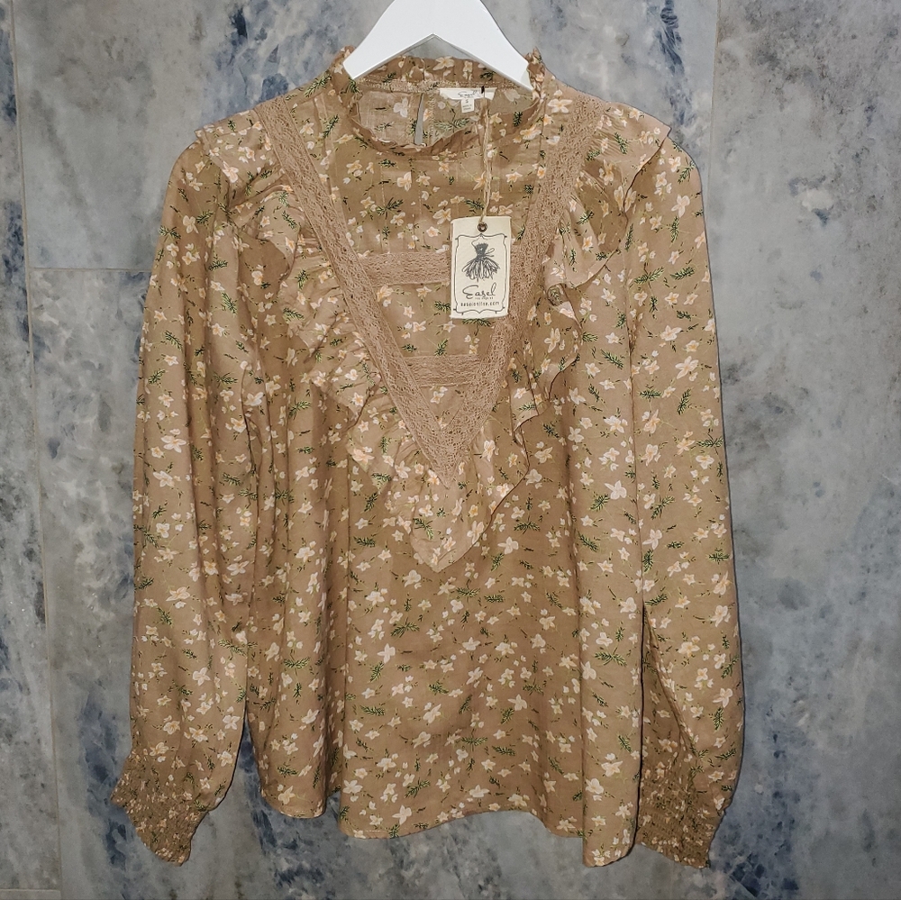 Boutique NWT Easel Khaki Ditsy Floral Blouse Small